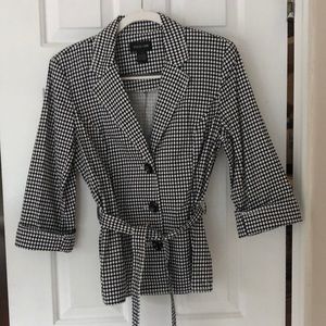 FOCUS 2000 size 10 stylish jacket. Never worn. Black and white.